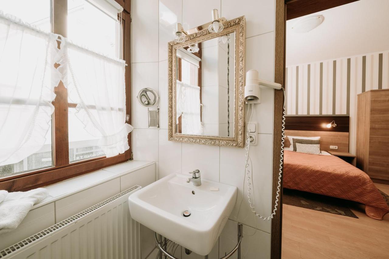 Fraenkischer Gasthof-Hotel Zum Koppen Gemunden am Main Luaran gambar